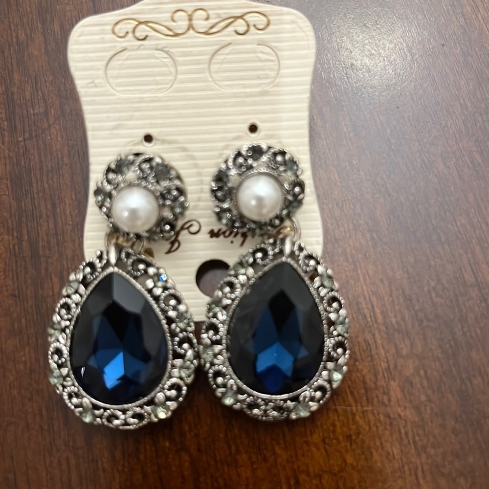 Totally New Tear drop earrings.